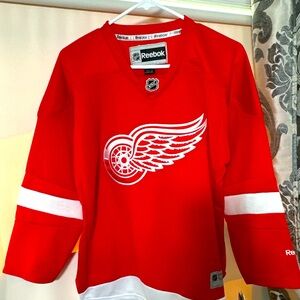 New Reebok Official Licensed Red Wings Jersey Youth L/XL Size
